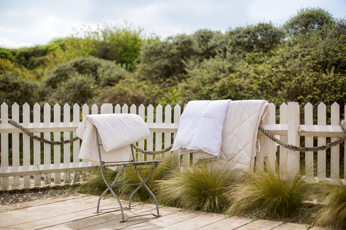 With so many different types of duvet fillings available it’s easy to get confused. We’ve put this blog together to help explain the differences between the range of #duvet fillings we offer.  

soakandsleep.com/blog/post/whic…

#soakandsleep #wakeuptobettersleep #sleep #bed