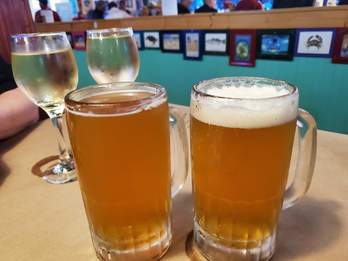 beer_around's tweet photo. I mean.... You can't pass up a 2 for 1 on @FMBrew High 5 at @PinchersUSA 

#craftbeer #drinklocal #beertwitter #beer #ftmyers #seafood #pinchers https://t.co/O5OVVmQx83