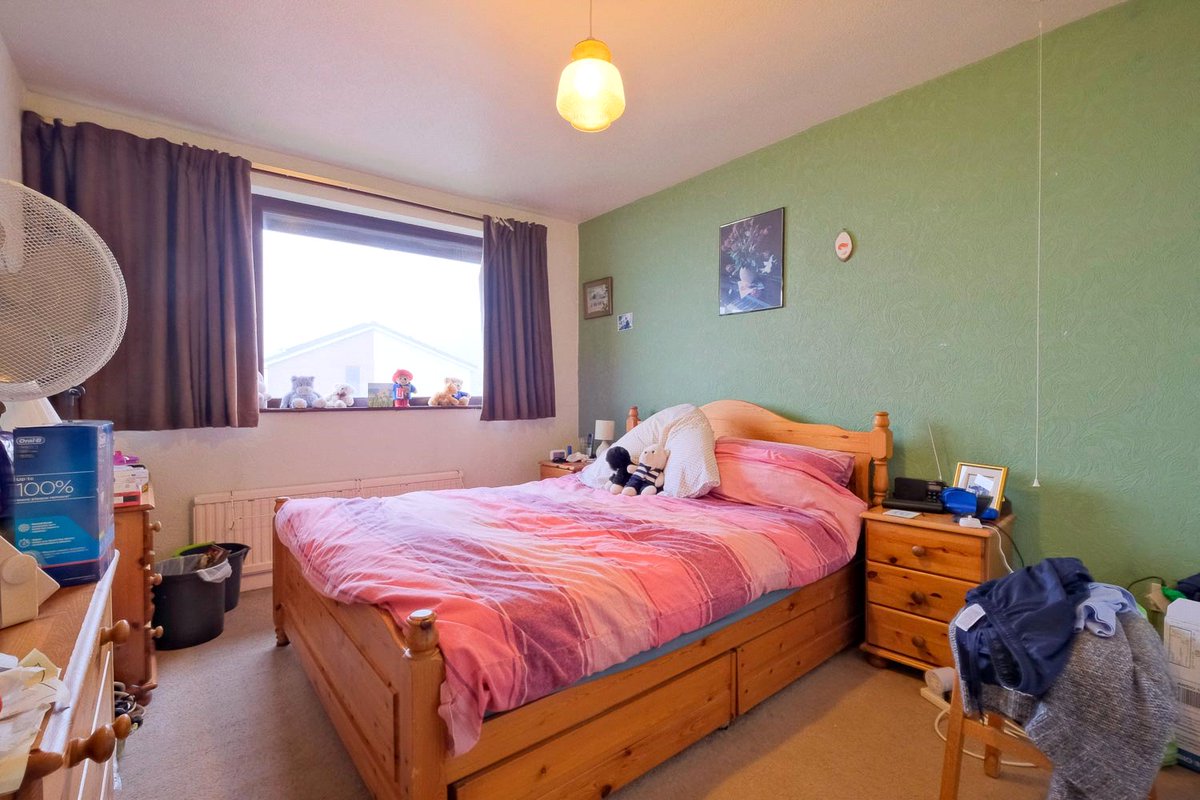 FEATURED PROPERTY:

🏡 Four-bedroom detached property for sale - £325,000 OIRO
📍 Oaklands Drive, Rossendale

A mature, detached property in a respected location less than a mile from the town centre and motorway links. 

View more 👇🏻
propertyshopltd.com/property/oakla…