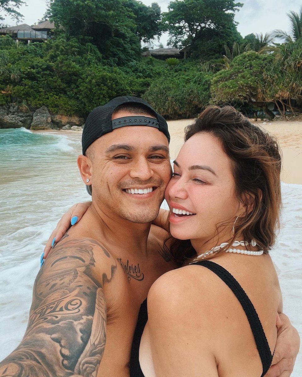 She’s happy 🤍🐝 <a href="/Chiquis626/">CHIQUIS</a>