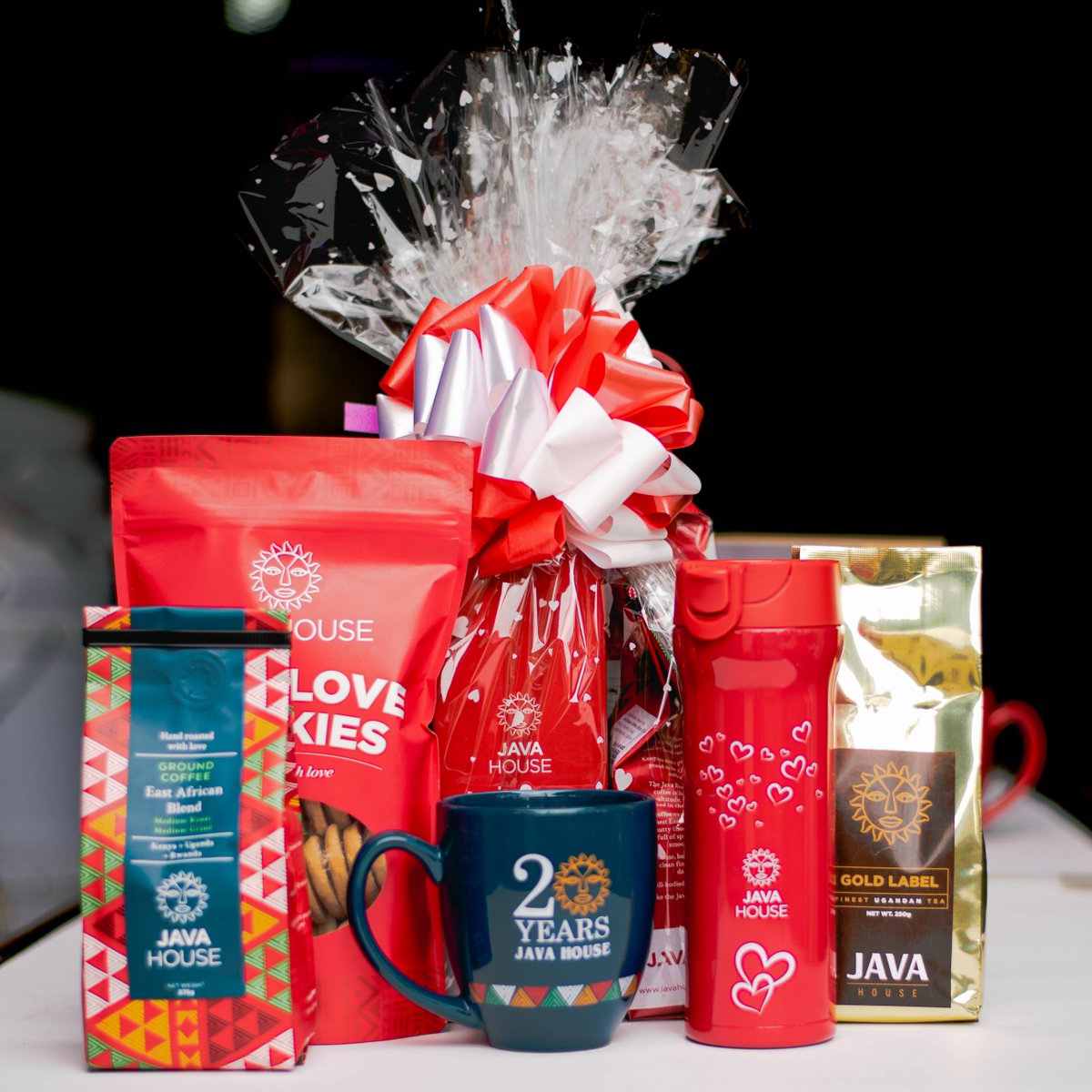JavaHouseUG's tweet image. Our festive gift pack is filled with goodies to help you celebrate the season in style. Available at Java House Lugogo, Jinja & Acacia Place and a supermarket near you.
#JavaHouse