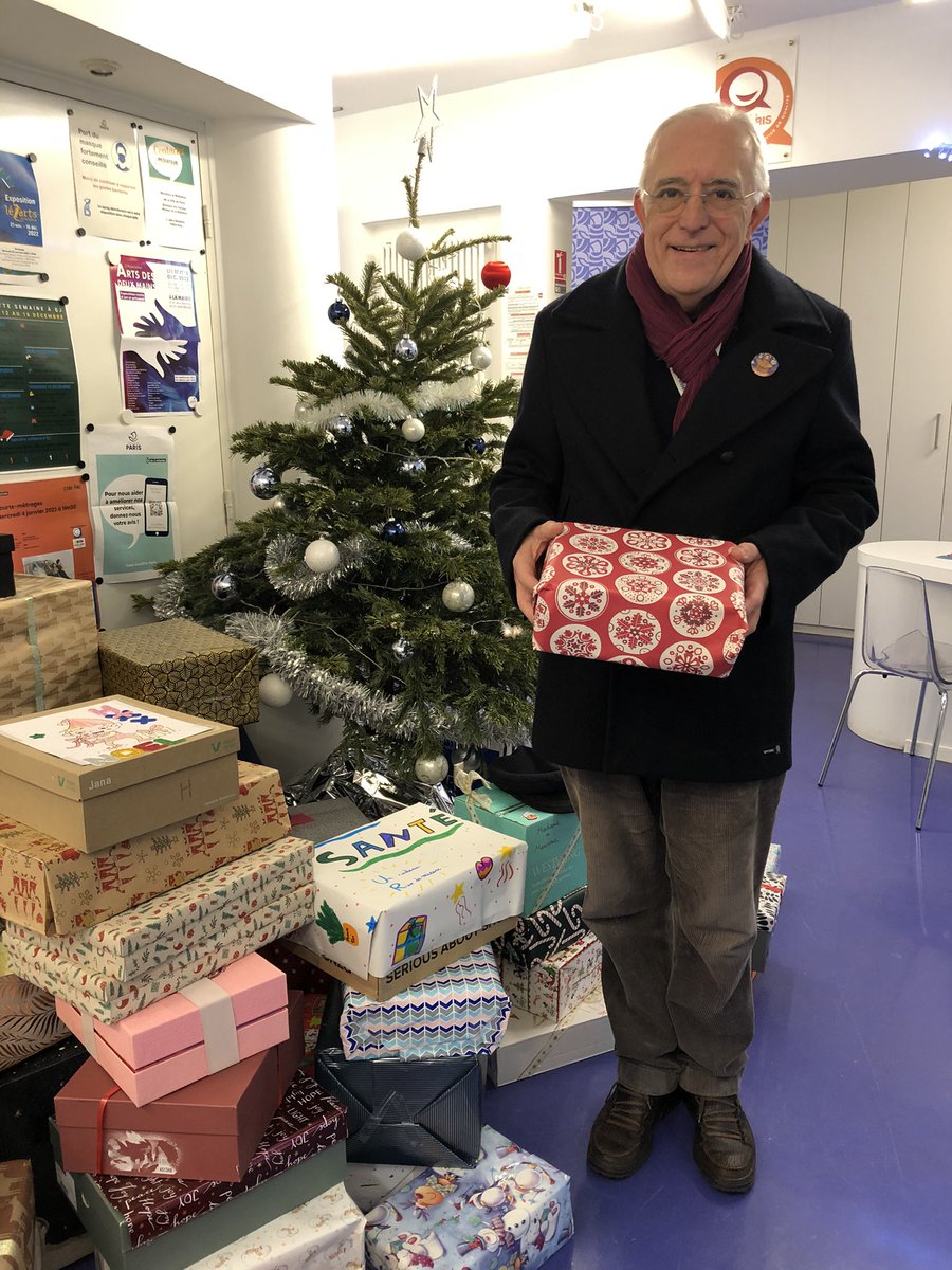 Merci à tous les habitants des 5e et 6e arr. d’avoir participé à la collecte des boîtes de Noël solidaires ! Plus de 90 cadeaux ont été transmis au : <a href="/CoeurduCinq/">Coeur du Cinq</a>, <a href="/Bagagerie75005/">Bagagerie Coeur du 5</a> et <a href="/unecouverture/">Une Couverture Pour l’Hiver</a> Merci à la Fabrique de la Solidarité pour cette belle action!