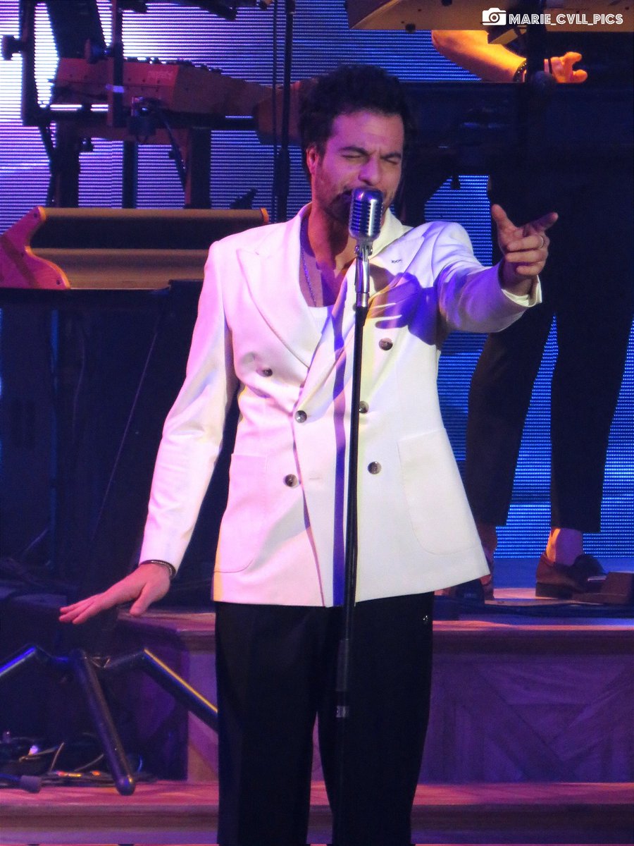 Marie_Cvll's tweet photo. Souvenirs d'@Amir_Off hier à Douai 📸❤️ #Amir #AmirHaddad #AmirTournee #ConcertAmir #ConcertLive #Concert #AmirFan #SafePlace #BestMoment https://t.co/5dBHO5P8eY