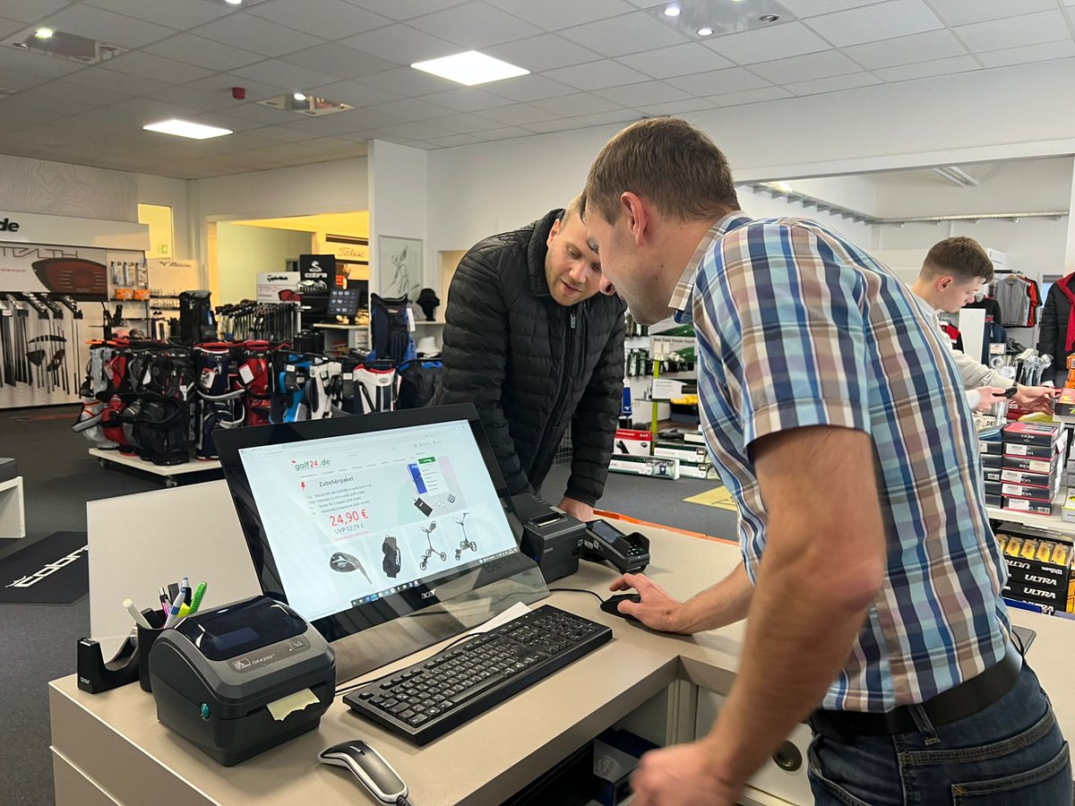 bob_sys's tweet photo. Wir haben einige unserer Kunden in Berlin besucht, hierunter Golf24 und GoAsia. Hier haben wir unsere Lösungen live vor Ort im alltäglichen Betrieb gesehen und zudem großartige Erfahrungen machen können. Wir freuen uns auf die nächsten Besuche bei euch im neuen Jahr!
#SAP #SAPB1 https://t.co/T5KNuDtrmZ