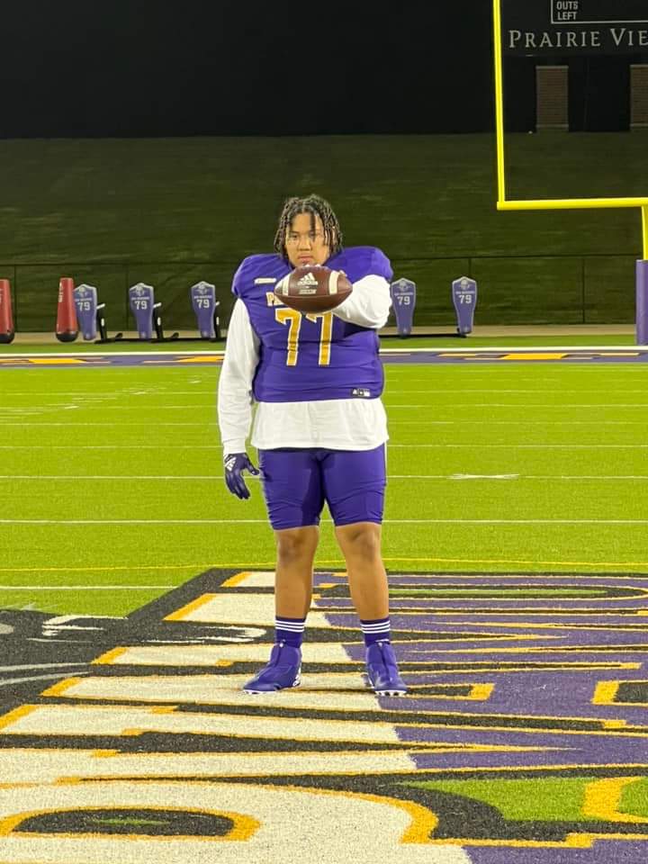 Congrats to our two early signess @UCantguard5,and <a href="/cadenbowers75/">Caden Bowers</a> 
<a href="/TCUFootball/">TCU Football</a> <a href="/PVAMUFootball/">SPOT THE BALL ☔️</a>