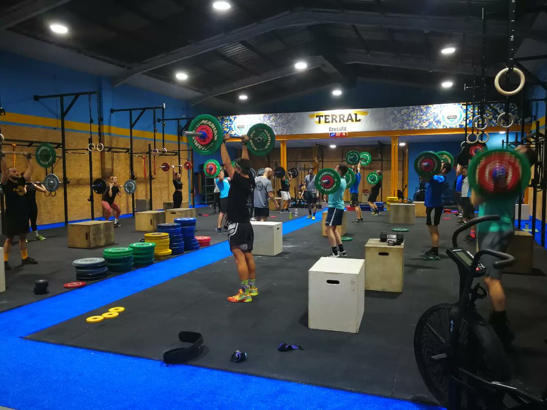 CrossfitTerral's tweet photo. ZONA Infantil. Mientras los papis y mamis disfrutan de un entrenamiento en Terral CrossFit, nuestros peques de Terral esperan jugando en nuestra Zona Infantil preparada para ellos.
. 
¿Aún no conoces nuestras nuevas instalaciones?. 
Te esperamos en Calle Cuevas del Becerro 31 https://t.co/tyjRYB7uHr