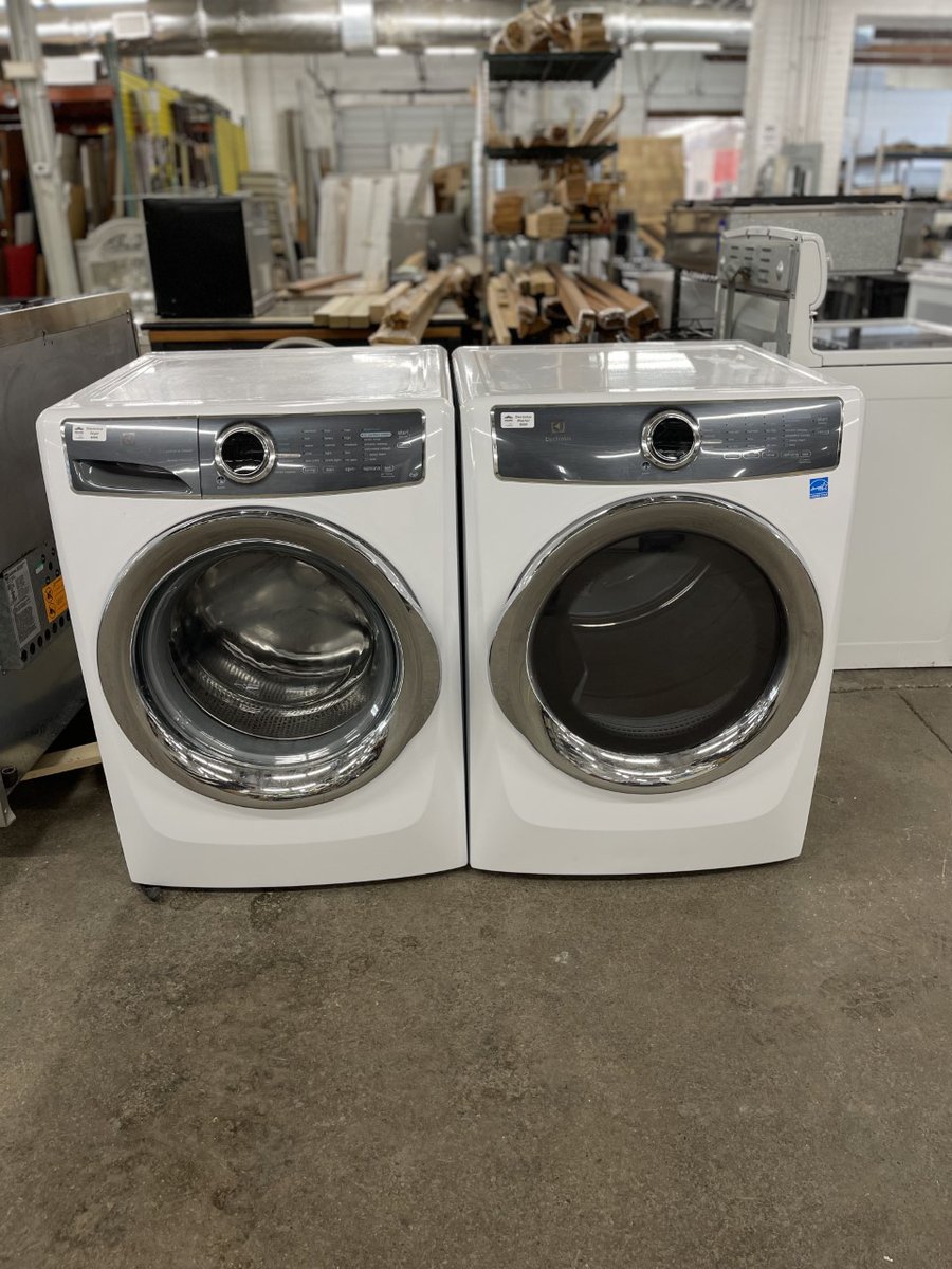 BuildingValue's tweet image. Electrolux EFLS617S front load washer and Electrolux EFME617S drier which are stackable. Like a lot of modern washers and dryers, these pair a stylish design with a long list of specialty cycles. These units are in great condition. $950 for pair or $500 each.