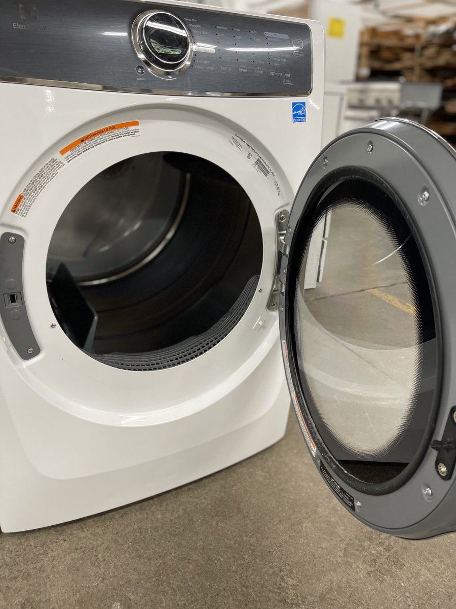 BuildingValue's tweet image. Electrolux EFLS617S front load washer and Electrolux EFME617S drier which are stackable. Like a lot of modern washers and dryers, these pair a stylish design with a long list of specialty cycles. These units are in great condition. $950 for pair or $500 each.