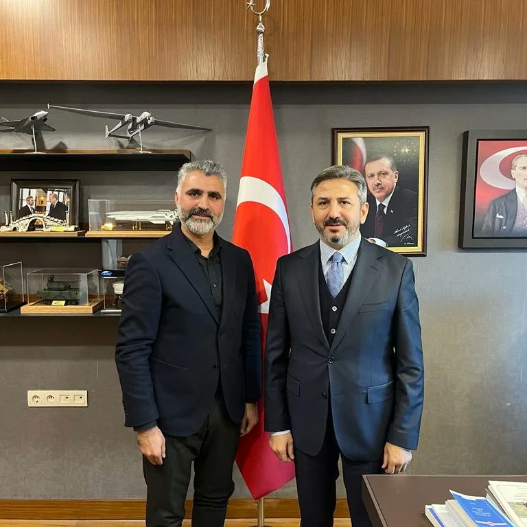 Adıyama'a yapılan bütün hizmetlerde imzası bulunan Duayen Siyasetçi Ağabeyimiz, Milli Savunma Komisyon Başkanı Sayın <a href="/AhmetAYDIN_02/">Ahmet AYDIN</a> beyi makamında ziyaret ettik. Göstermiş olduğu ilgi ve alaka için müteşekkiriz. 
#DavaAdamı
#AhmetAydın
#AkParti