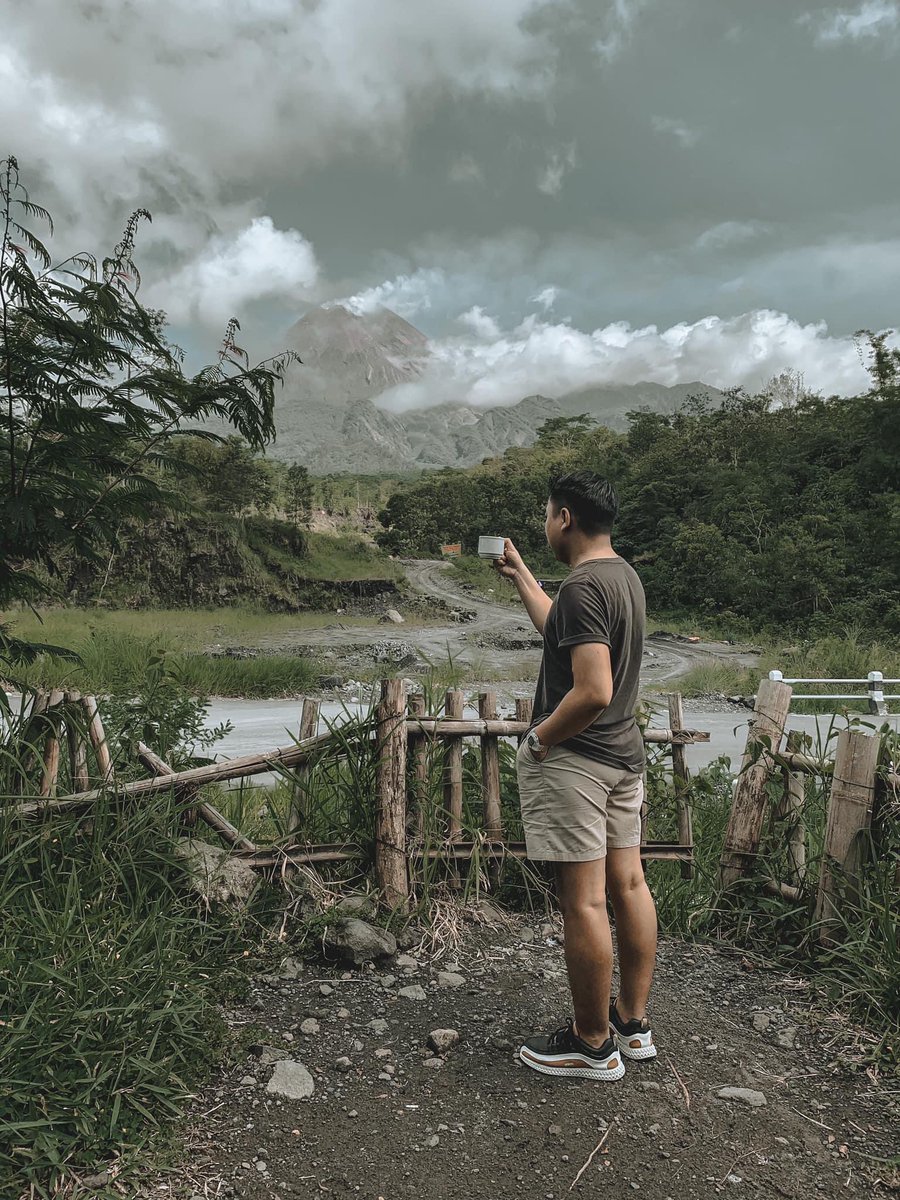 aarrddyyee_95's tweet image. Hei yuk ngopi bareng. #View #GunungMerapi #KopiMerapi
