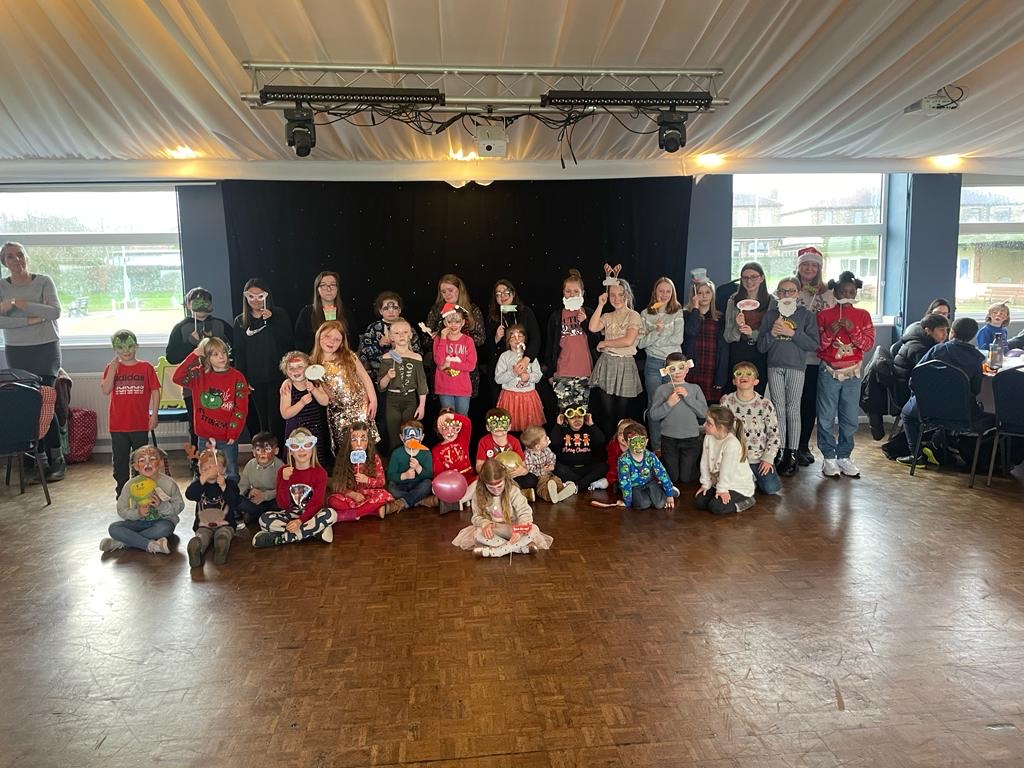 CHFTCharity's tweet image. The Children's Diabetes team arranged a Festive Party for all patients and families to attend🎄

We would like to say a special thanks to Gerry who fundraised £3,500 to go towards enhancing patient care on the Children's Diabetes Ward!

Read more - chftcharity.co.uk/latest-news/ar… 🧡