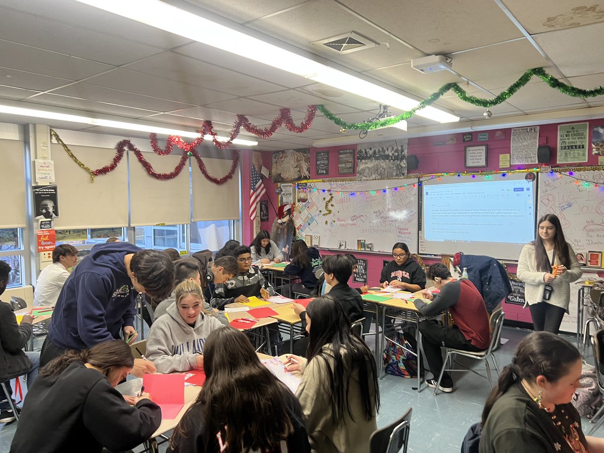 A big THANK YOU to all that came and made the thank you cards today! Our first official event was a success! We greatly appreciate all the time and effort all of you have put into making this holiday season wonderful for those within our community. Happy Holidays!!!🎄❄️☃️