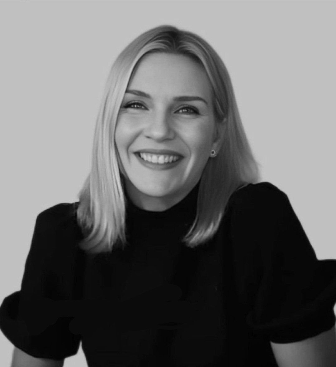 Rhea Seehorn. That's all. That's the tweet.