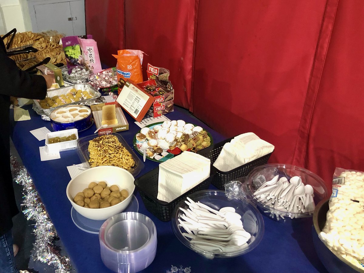 fleischmanm0's tweet photo. #Winter is here! ❄️ We were so happy to host a Winter Extravaganza for our #MLL families about a week ago. The evening was truly special, filled w/ hot chocolate ☕️, cookies/cultural sweets 🍪🍬, crafts ❄️, dancing 💃🏻🎶, and more! #ShineBrightEdison @LincolnSchool8 @MrsBallonESL https://t.co/5d1iaQXQ6J