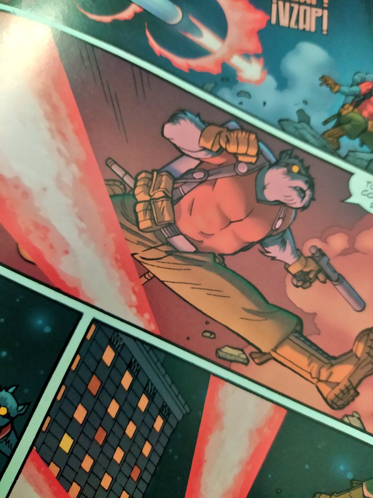 Lobo_Hetfield's tweet photo. 165- Science Dog
Dos números, no necesita más Kirkman para presentarnos el comic que lee Mark Grayson. Ciencia ficción en estado puro, 64 pgs con un final que te deja tocado y maravillado @eccediciones #comics #sciencedog #Invincible #skybound #Dog #scify https://t.co/Ft1glKNSfF