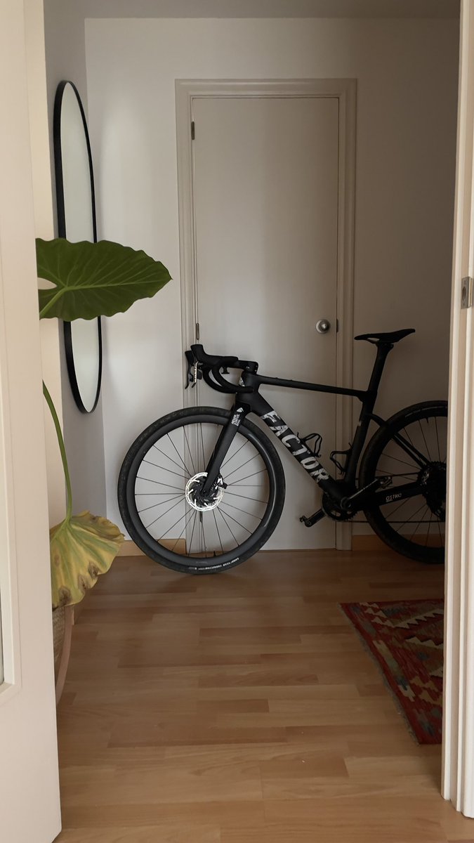 PedallingLife's tweet photo. @RoadmanCycling 👀 the ostro gravel that’s in my apartment https://t.co/bL1Jk2wcHx
