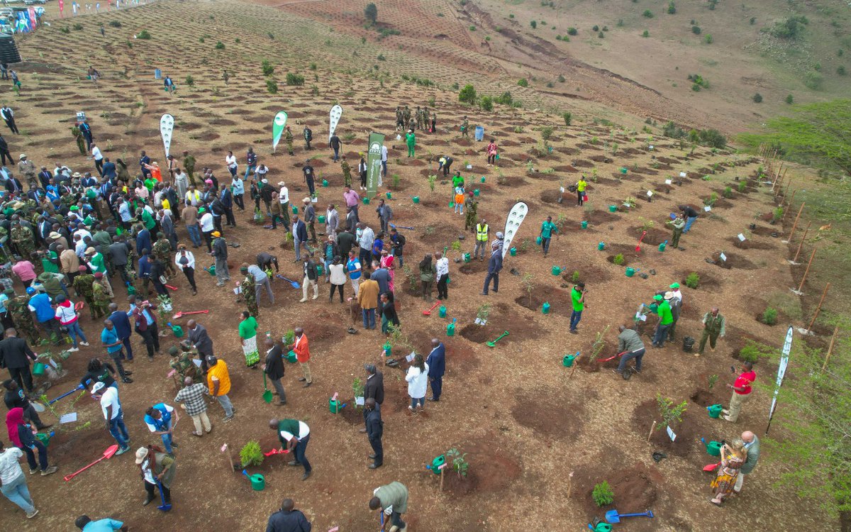 WilliamsRuto's tweet photo. This is the time for intentional placement of environmental conservation at the centre of our socio-economic transformation agenda. Through our unity of purpose and collective action, we will have a cleaner and safer environment for everyone. https://t.co/d7kehVPbZe