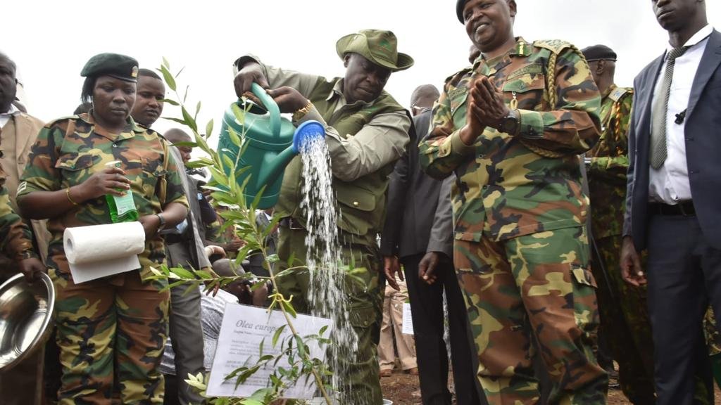 WilliamsRuto's tweet photo. This is the time for intentional placement of environmental conservation at the centre of our socio-economic transformation agenda. Through our unity of purpose and collective action, we will have a cleaner and safer environment for everyone. https://t.co/d7kehVPbZe