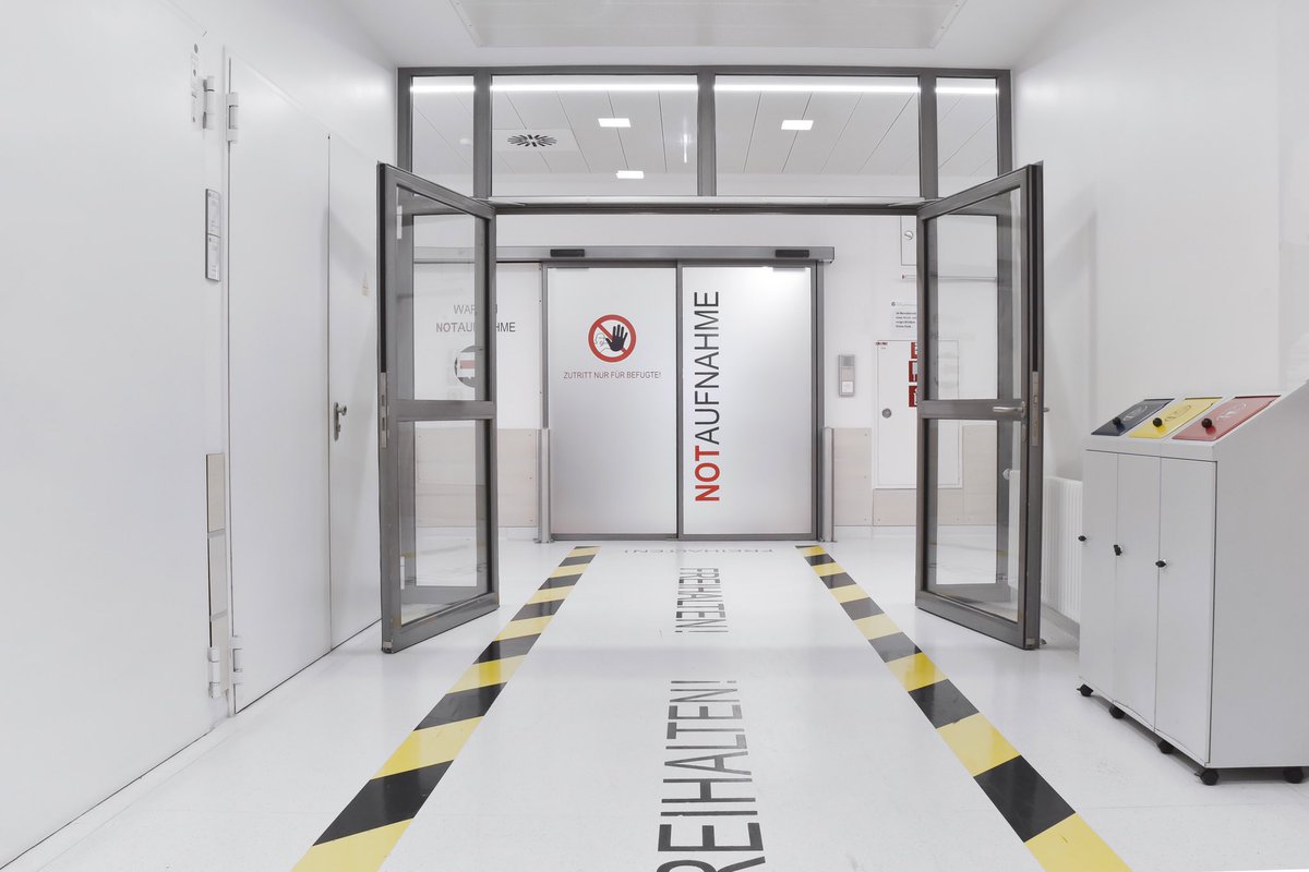 KlinikumTrier's tweet photo. Deutlich längere Wartezeiten in der Notaufnahme am Donnerstag, 22.12.2022

Alle Infos hier: 

https://t.co/ggeGD4q3Cc https://t.co/ffQVOMs4SJ