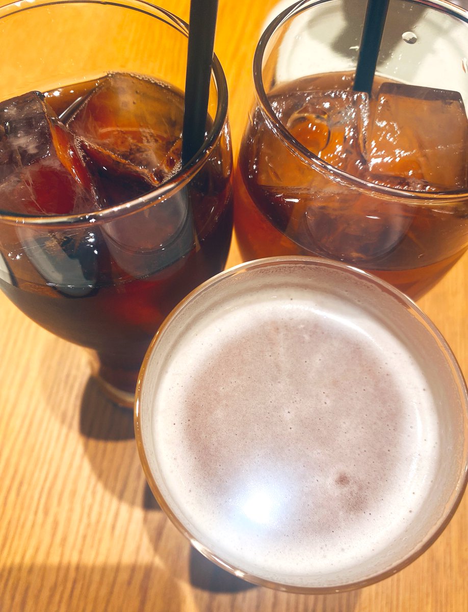 chiiiiilicious's tweet photo. 今日という日に一緒にいられてよかったーな人たちと。数々のライブ舞台挨拶から日アカ代理出席批評家大賞Spinと実は長らく同じ時間を過ごしてたこともSpinで出会えたことも大感謝🙏🏻新たな道でも精力的にバチバチに活動してるのは大尊敬❤️‍🔥 https://t.co/svWA5SlK5h