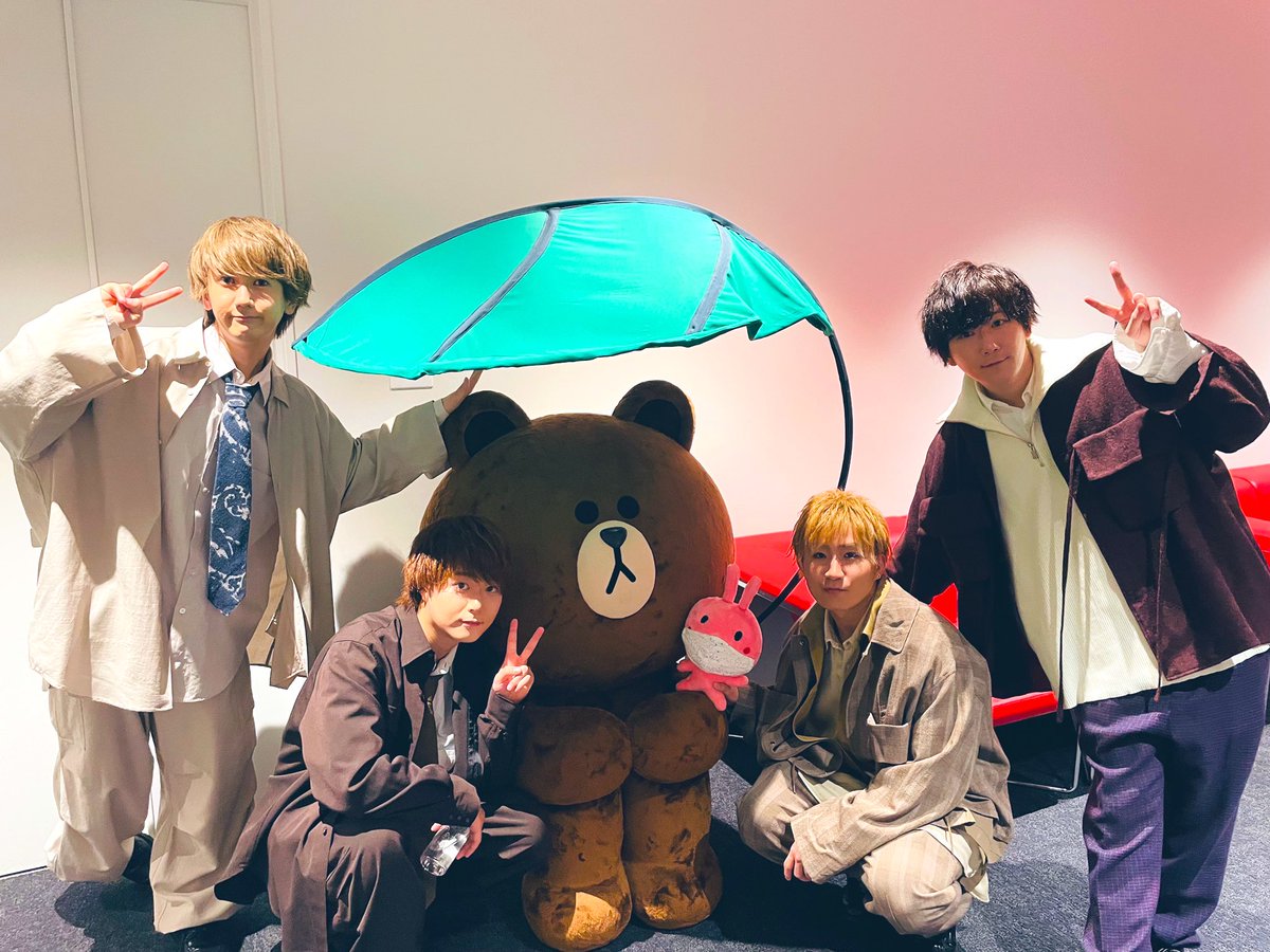 cubers_official's tweet photo. LINE LIVE「だんぜん‼︎NEO」見てくださった皆さん、ありがとうございます☺︎

約3年ぶりの出演🎉
とっても楽しくて、あっという間の1時間半でした☺︎☺︎

春斗と9太郎の #そばかす はいかがでしたか❓

アーカイブのご視聴はコチラ👀🌟
▶︎▷ https://t.co/jWFW05AFUy

#CUBERS
#だんぜん https://t.co/uvTQdWdRCO