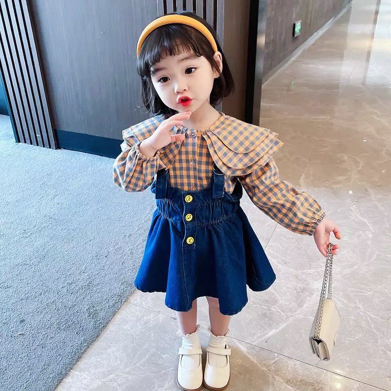 Long Sleeve Plaided Tops Shirt + Denim Overall Baby Girl Outfit.
🏷Price: 11,500 FCFA
👶Age: DM for available sizes. 
☎️ Call/WhatsApp: 671869160.
🚚 Nationwide Delivery 
(Free for orders above 25,000 FCFA).
#kwatamarket #douala #buea #yaounde #cameroon #cameroun #limbe #bamenda