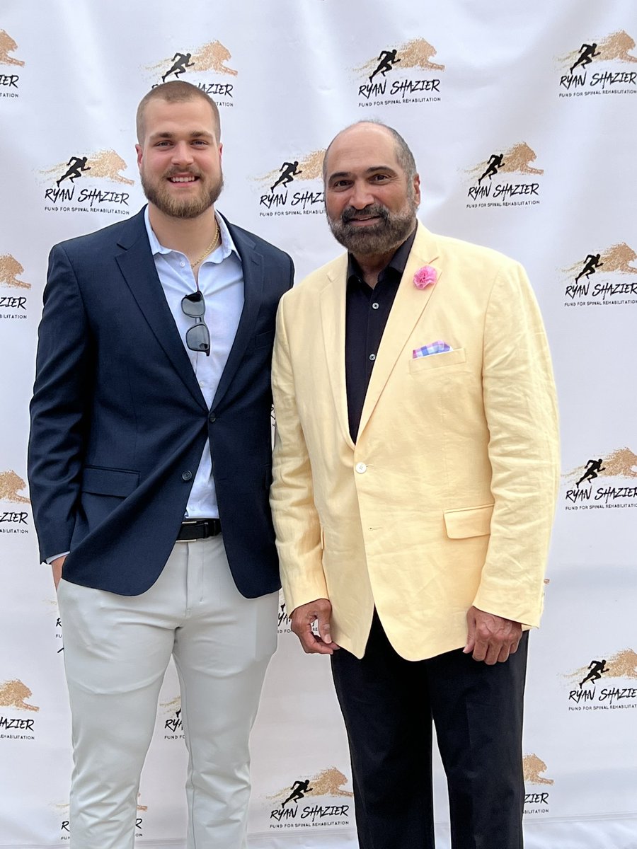 pat_fry5's tweet photo. To the man who announced me as a Pittsburgh Steeler, May you Rest in Peace. Very thankful for our friendship and you always being there for me when I needed it. Penn State and Steeler Legend forever. May your legacy live on forever. RIP 32.🙏🏻 https://t.co/95ajLaiD7M