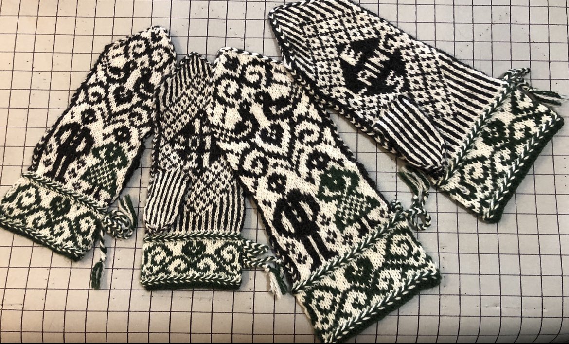 Three years ago today, one of my besties got married. The wedding mittens I made for her are still one of my favorite projects. #Knitting #knittingtwitter #handknitgifts