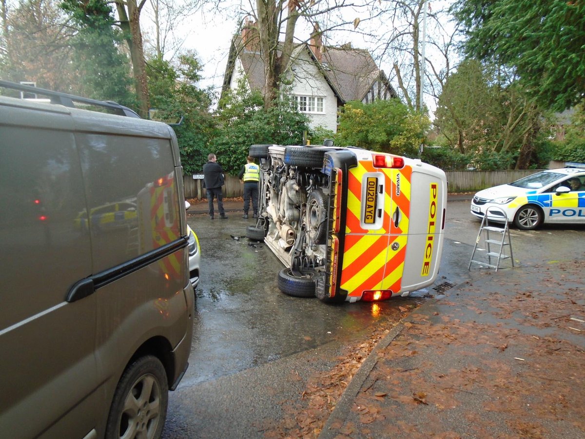 themonkbeer's tweet photo. Should’ve put the “POLICE SLOW” sign up before the accident #hindsight

#accident #police #fail #instagood #funny #carcrash #nobodywasinjured https://t.co/5Hz4sU2WNy
