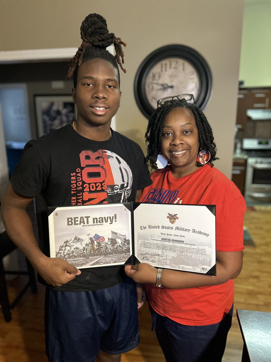 justinjohnsonQB's tweet photo. Truly BLESSED! Can’t wait to get to work ! @ArmyWP_Football #GOARMYBEATnavy
I told you I was going to do it !! #LLJohnny💙 #45daSet https://t.co/wfRTk4S6UA