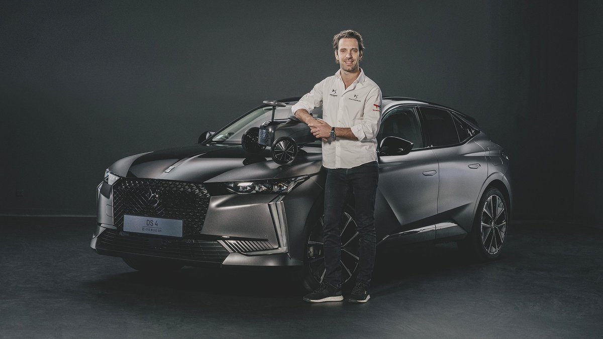 DS_Belux's tweet photo. DS 4 E-TENSE 225 PERFORMANCE LINE + de @JeanEricVergne est le lien parfait entre style et performance.
Inspirés par son design, nous avons créé l’ultime trotteur, un cadeau de Noël unique pour le fils de JEV.
#DS4PERFORMANCELINE #DS4 #DSautomobiles @ds_performance https://t.co/v7t2zPHGBy