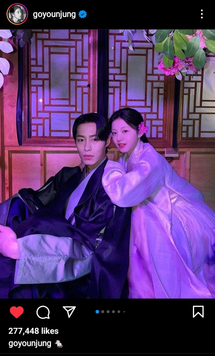 kdramafn's tweet photo. Why these two are like that???!!
waaaa the caption!! Is JaeWook her🐁??!!!😍🫶🏼

#GoYounJung 
#LeeJaeWook
#AlchemyOfSouls2Ep5 https://t.co/OyCxeHg9XM