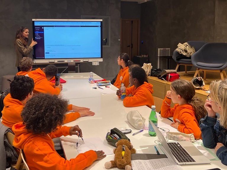 On est domicilié depuis plusieurs semaines dans un jeune incubateur dynamique : le RaiseLab ! Un espace unique, accueille et propulse des startups, des projets innovants et inspirants !
Merci pour votre accueil chaleureux, votre précieuse confiance de notre initiative ☺️