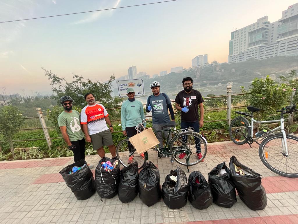 #happyhyderabad #hyderabadCyclist 
#cyclingcommunityofhyderabad 

Plogging at Khajaguda Lake 

Thank you Santhana Selvan for organizing

Thank you everyone for joining 😊

#communityservicebybicycle 

#khajaguda #Hyderabad #cycling 

#CyclistsOfHyderabad