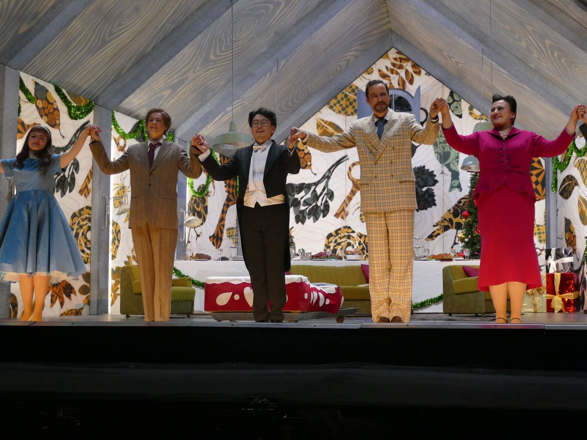 ClareTunney's tweet photo. One more show before Christmas! After jumping in earlier this week, I will be back at @operfrankfurt tomorrow for their wonderful production of Hänsel und Gretel! https://t.co/H3mT6r3ANh