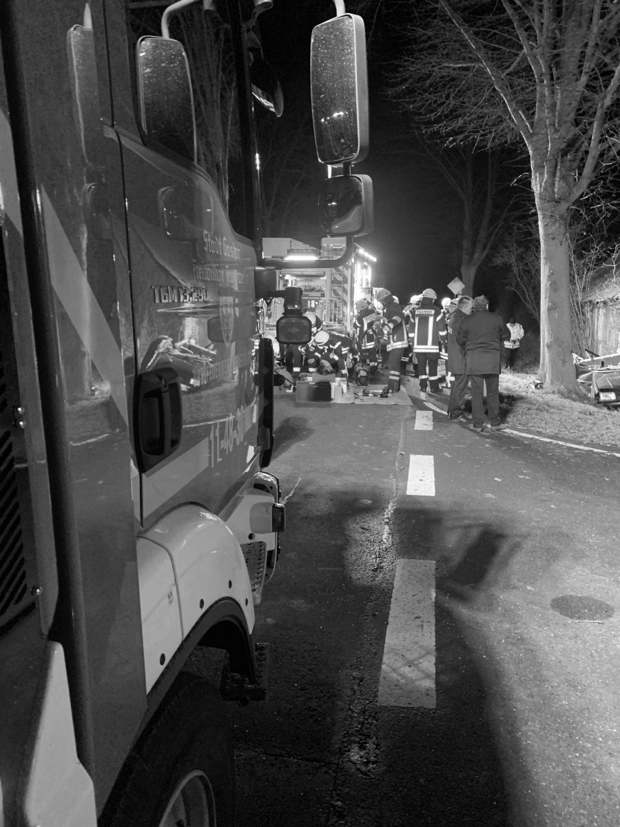 #Verkehrsunfall eingeklemmte Person 

Beitragslink: is.gd/L2OgGe

#EingeklemmtePerson #TechnischeHilfeleistung #Aktuelles #Einsätze