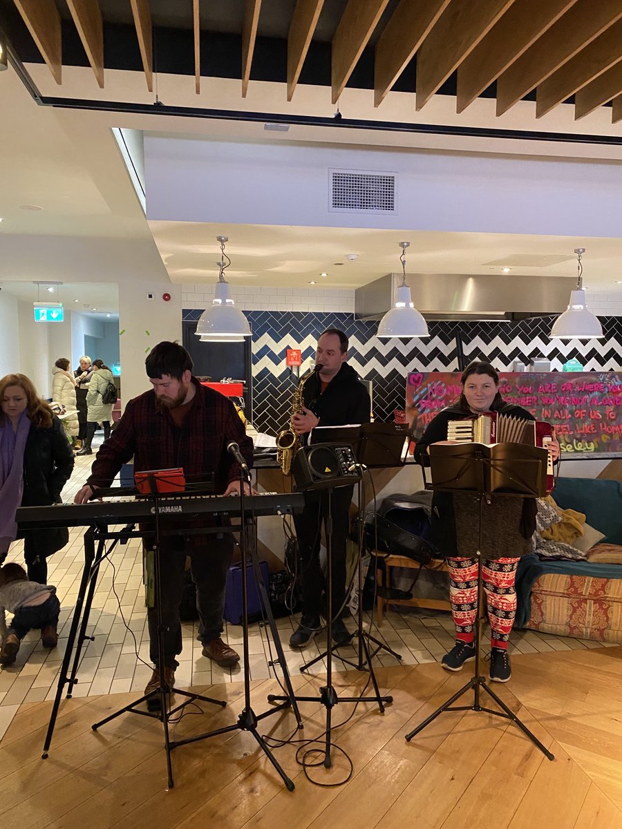 gardensinboots's tweet photo. Lovely morning ⁦@MoseleyHive⁩ drop in for our Ukrainian guests. Thank you ⁦@misfits_music⁩ for entertaining us, the children loved meeting our special guest! #moseleyforukraine https://t.co/HLU6QYalwN