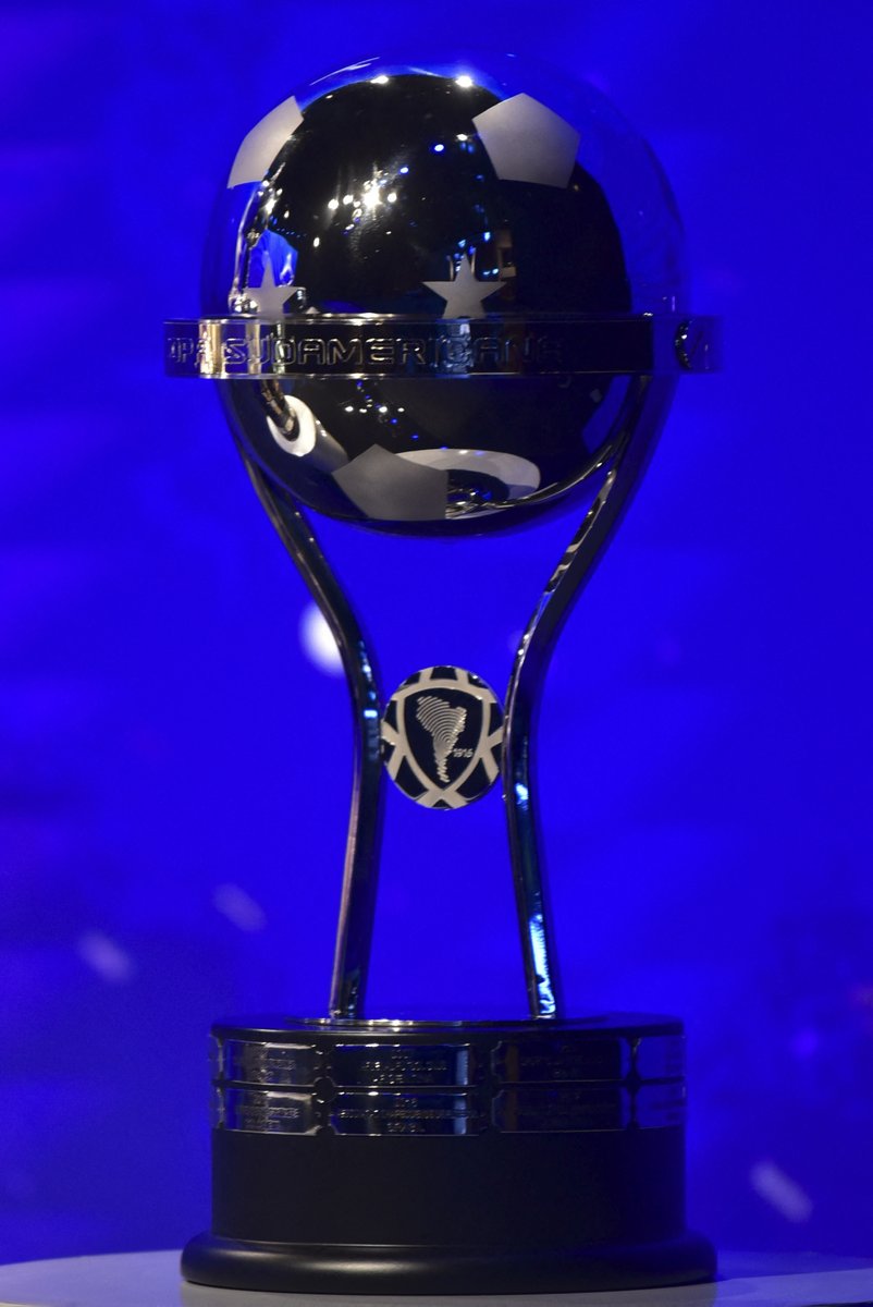 PortalOffside's tweet photo. #OFICIAL | En el sorteo de la #CopaSudamericana🏆, se definieron las llaves de los duelos de 🇵🇪equipos peruanos, a partido único.

#Universitario vs. #Cienciano en Lima
#CésarVallejo vs. #DeportivoBinacional en Trujillo

➡ ¿Qué equipos crees que pasen? https://t.co/fRadBOhm7C