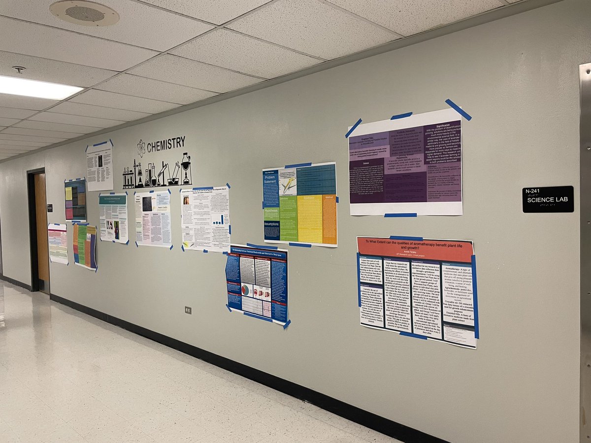 MrsFennig's tweet photo. #BHSAPR Ss had an exciting final experience yesterday @barrington_220! π€ They presented their research to small groups and gave each other poster feedback. Stop by N242 to see their posters! π£οΈππ¬βοΈπ±π»π΅#WeBelong220 https://t.co/x3IRQp2saV