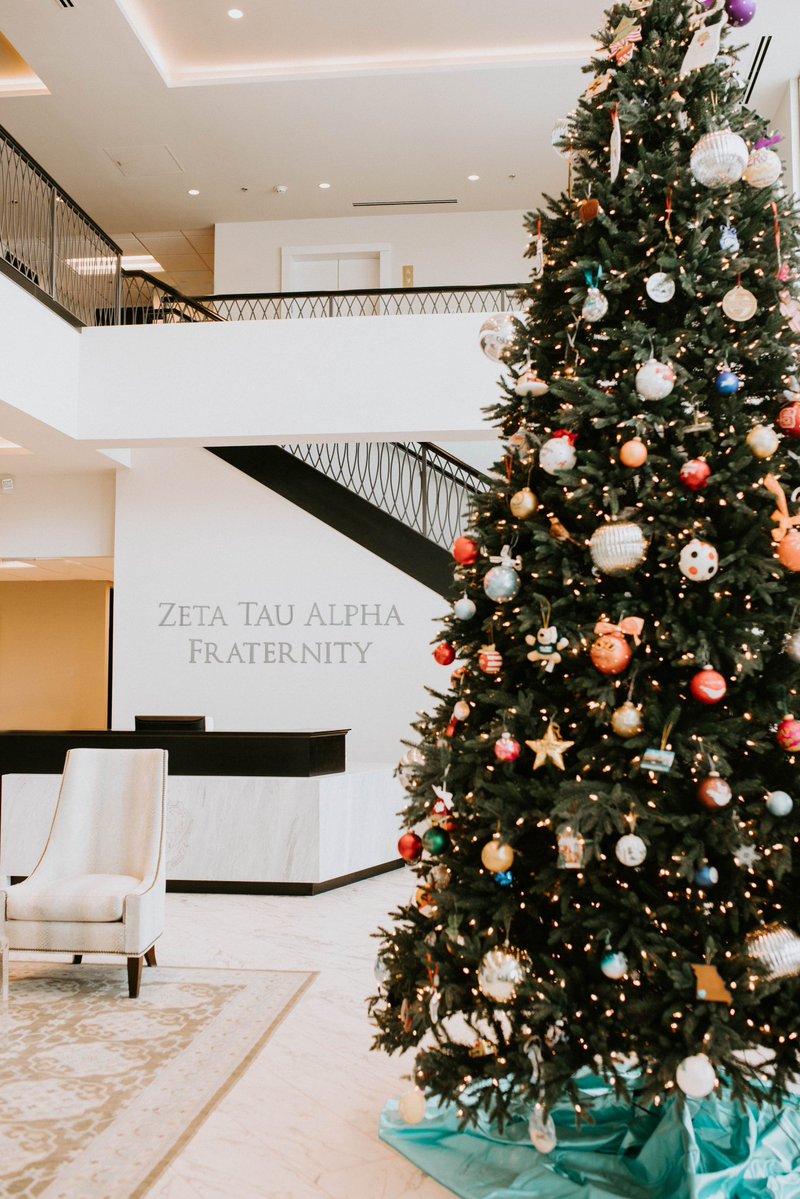 International Office will be closed starting Thursday, Dec. 22. Our IO staffers will be back on Tuesday, Jan. 3 ready to start the new year! 🎉 

Our holiday season closure includes Crown &amp; Co. Purchases made after noon EST on Dec. 21 will not ship until the new year.