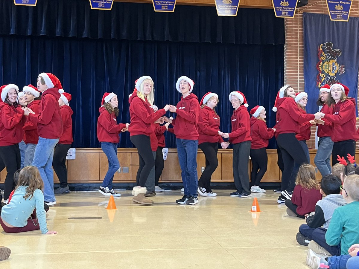 Loved Varsity Singers’ visit to RES! Former students and audience participation! @BillHarner <a href="/QCSDnews/">QCSD News</a>