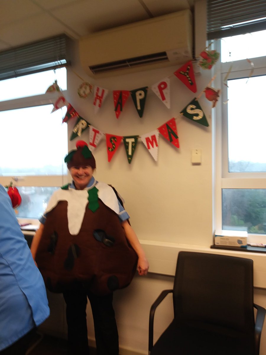 Christmas lunch celebration for Eastbourne DN team. Thank you HWB team for the mince pie vouchers. 
@SEWB_ESHT @ESHT_WBHPT @ESHT_CHIC <a href="/ESHTNHS/">East Sussex Healthcare NHS Trust</a> <a href="/debbielennard1/">Debbie Lennard</a> <a href="/zazstone_sue/">Sue stone</a>