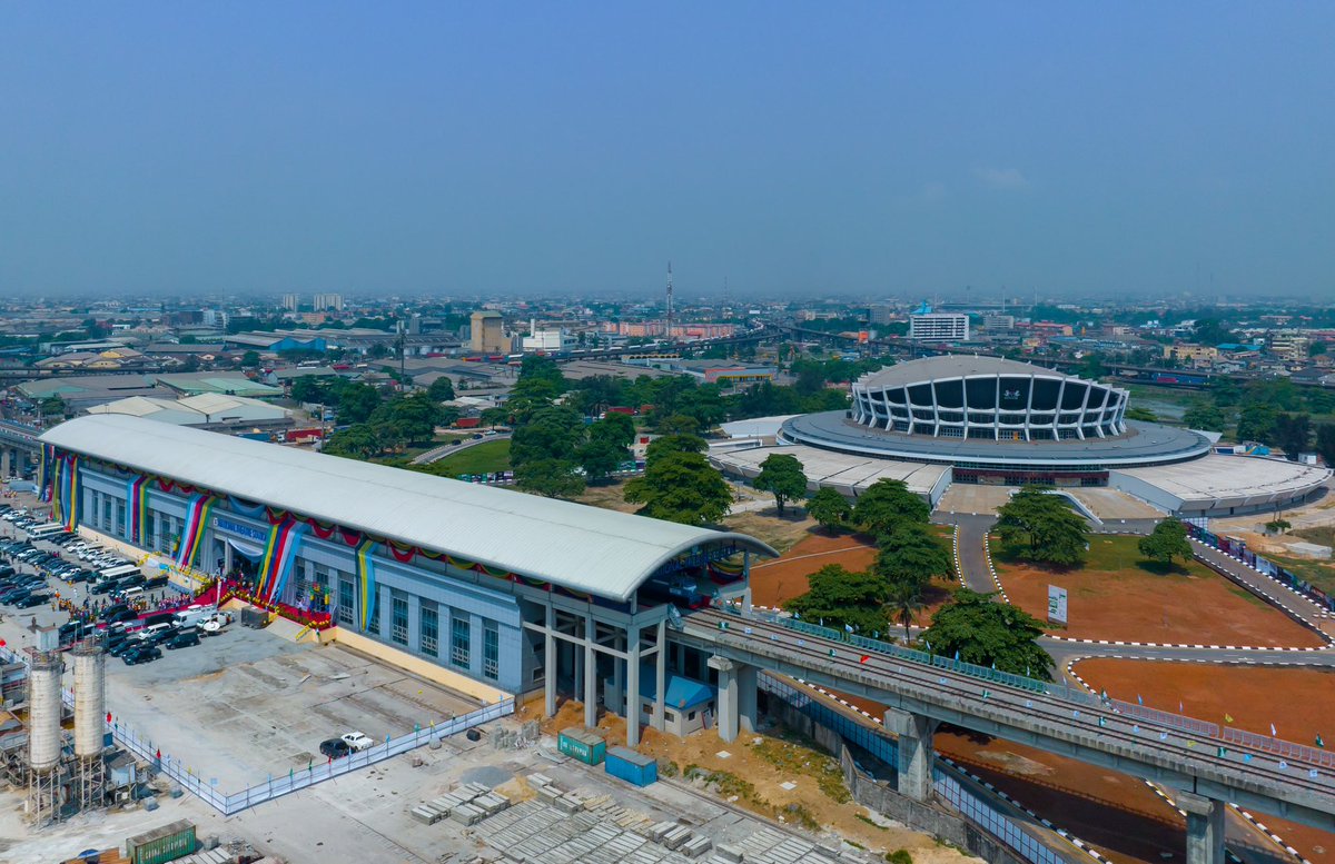 jidesanwoolu's tweet photo. Lagos, We have done it. As I sat in the beautiful airconditioned coach today, I smiled. A promise that has kept me up at night has finally been completed. 

The first phase of the Blue Line Metro station running from Mile 2 to Marina has now been completed. https://t.co/YZftsLHjsm