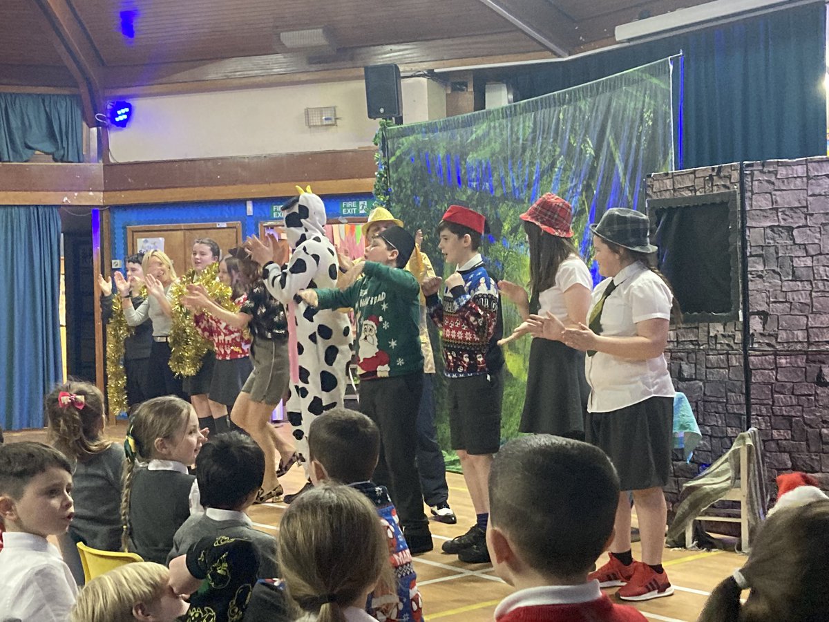 Brilliant panto this afternoon! Thank you <a href="/Macastory/">Ron & Fergus</a>