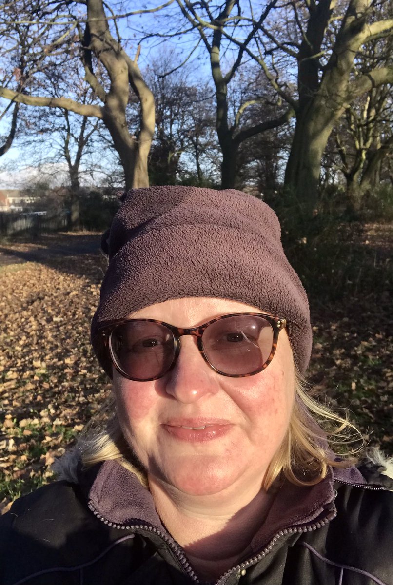 Beautiful day <a href="/wallyhallpark/">friendsofwaltonpark</a> for a walk on the #WinterSolstice2022 #ShortestDay ☀️ Now bring on those lighter evenings!