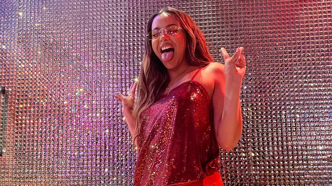 MTV's tweet image. Help me wish Jade Thirlwall the happiest birthday everrrrrr 💚 💫 💞