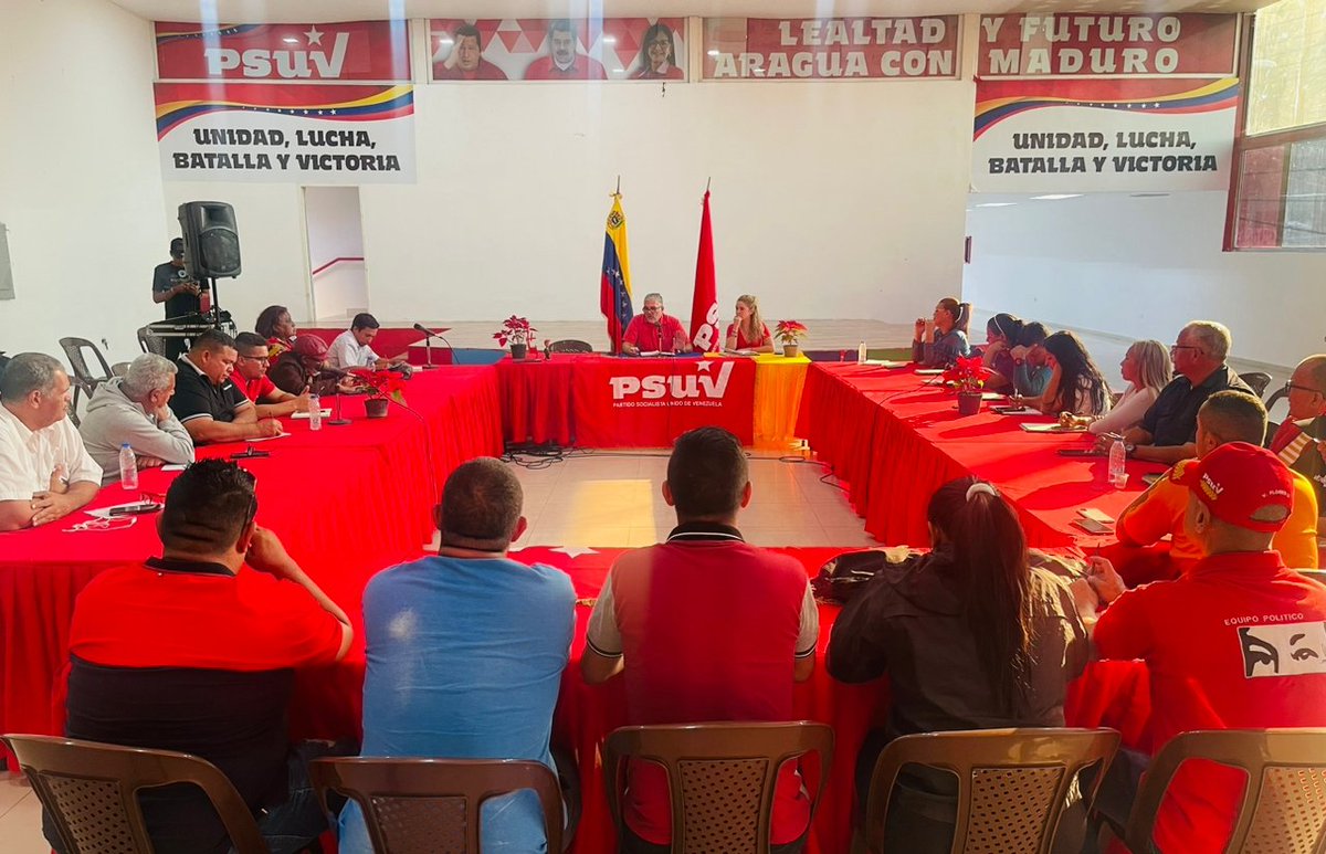 AIDELYSOYON's tweet photo. Reunión de cierre y balance de logros y victorias en pro al a��o 2023 Equipo Político Estadal del PSUV Aragua seguimos en Victoria 🚩 Venceremos
@NicolasMaduro
@Soykarinacarpio 
@dcabellor 
@ramolinap 
@PsuvAragua_ofic 
@PartidoPSUV https://t.co/cMzjEmZseb