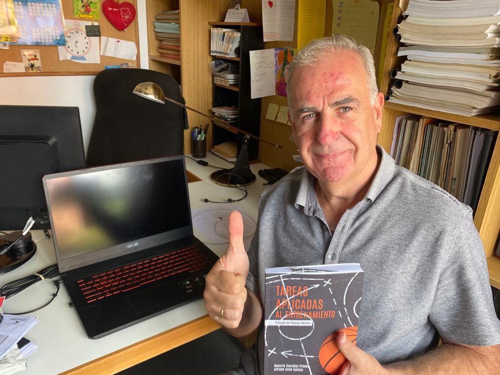 Jaume, Andrés, José Carlos, David y Pablo llevan unas semanas practicando todos los ejercicios de nuestro libro 👍🏻 
¿Por las caras creemos que están contentos, no? ¡Nos alegramos 😃! 

🎁 Regala ‘Tareas aplicadas al entrenamiento’ estas navidades