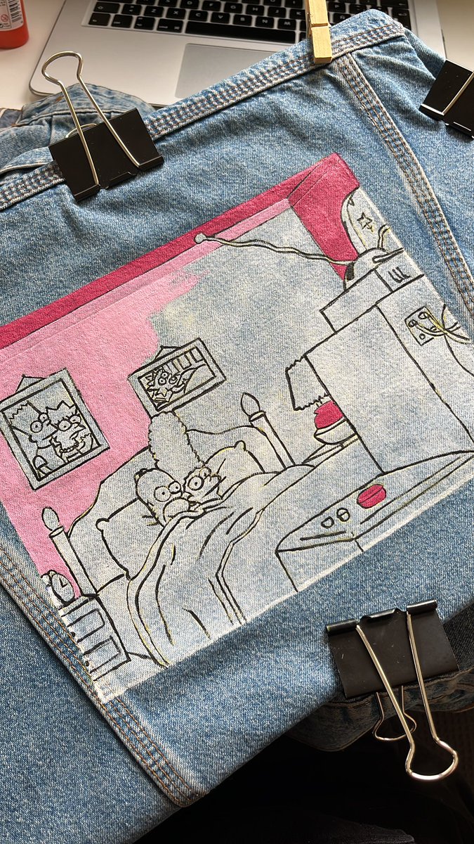 rrrrrrro__'s tweet photo. unas 6h de trabajo después… escena de ✨homer y marge✨ de los simpson acabada!!! 💐🥺💘😭💗 si lo compartís con rt os lo agradezco un montón!!! ☺️💗 https://t.co/wyvBDXKndE