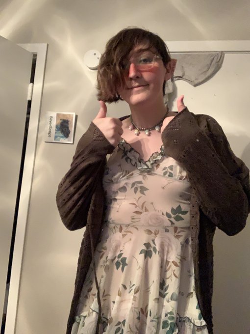 Lookie at me, I&rsquo;m your elf gf now. Kiss me damn it!  #cosplay #TransRightsAreHumanRights https://t.c<a href="/tag/cosplay"class="tags"><span>#cosplay</span></a><a href="/tag/transrightsarehumanrights"class="tags"><span>#transrightsarehumanrights</span></a>